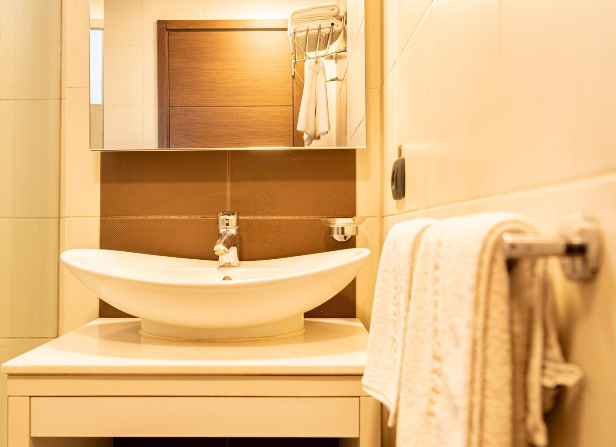 Britannia Suites เบรุต ภายนอก รูปภาพ